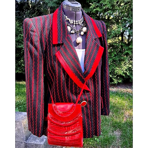 2 items VINTAGE Black and Red Blazer Jacket Size 14 & Red Crossbody Italian Bag - Picture 2 of 11